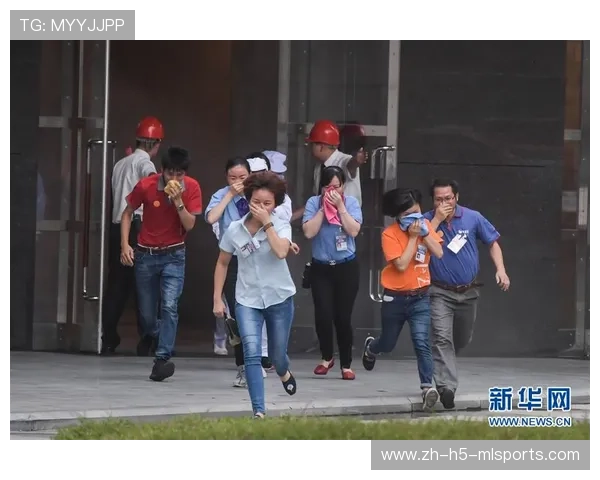 球员参与城市救援演练提升社会责任感