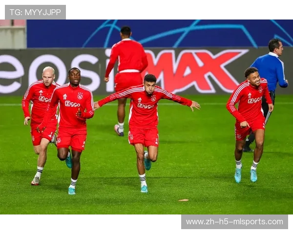 阿贾克斯开启足球革命：公众全面了解训练幕后，迈向透明新篇章